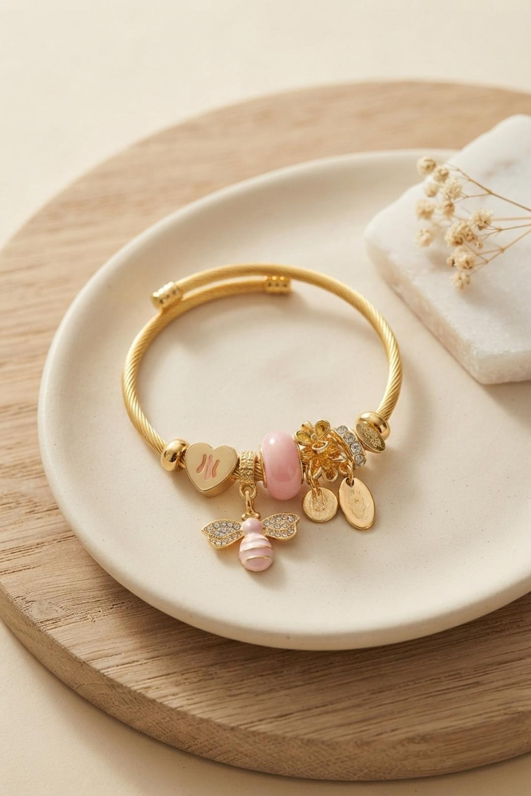 Kalp ve Arı Model Pembe Charmlı Bileklik 5886