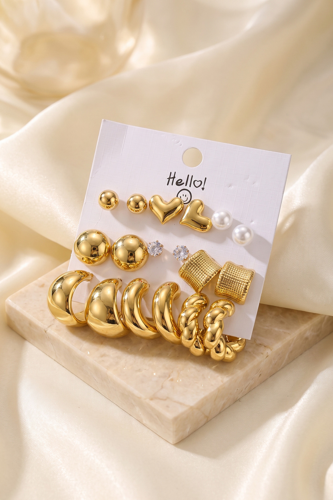 Gold Renk Metalik Kaplamalı Karışık Model Detaylı CCB 9 Çift Küpe Seti 5886
