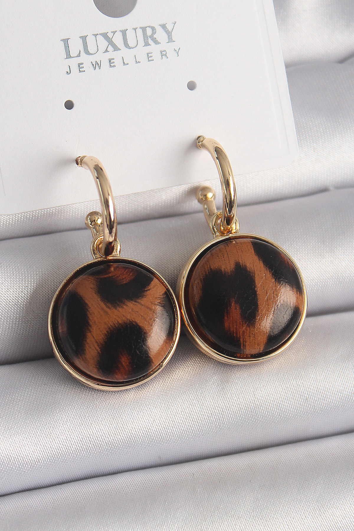 Pirinç Gold Renk Leopar Desenli Daire Model Kadın Küpe 5886