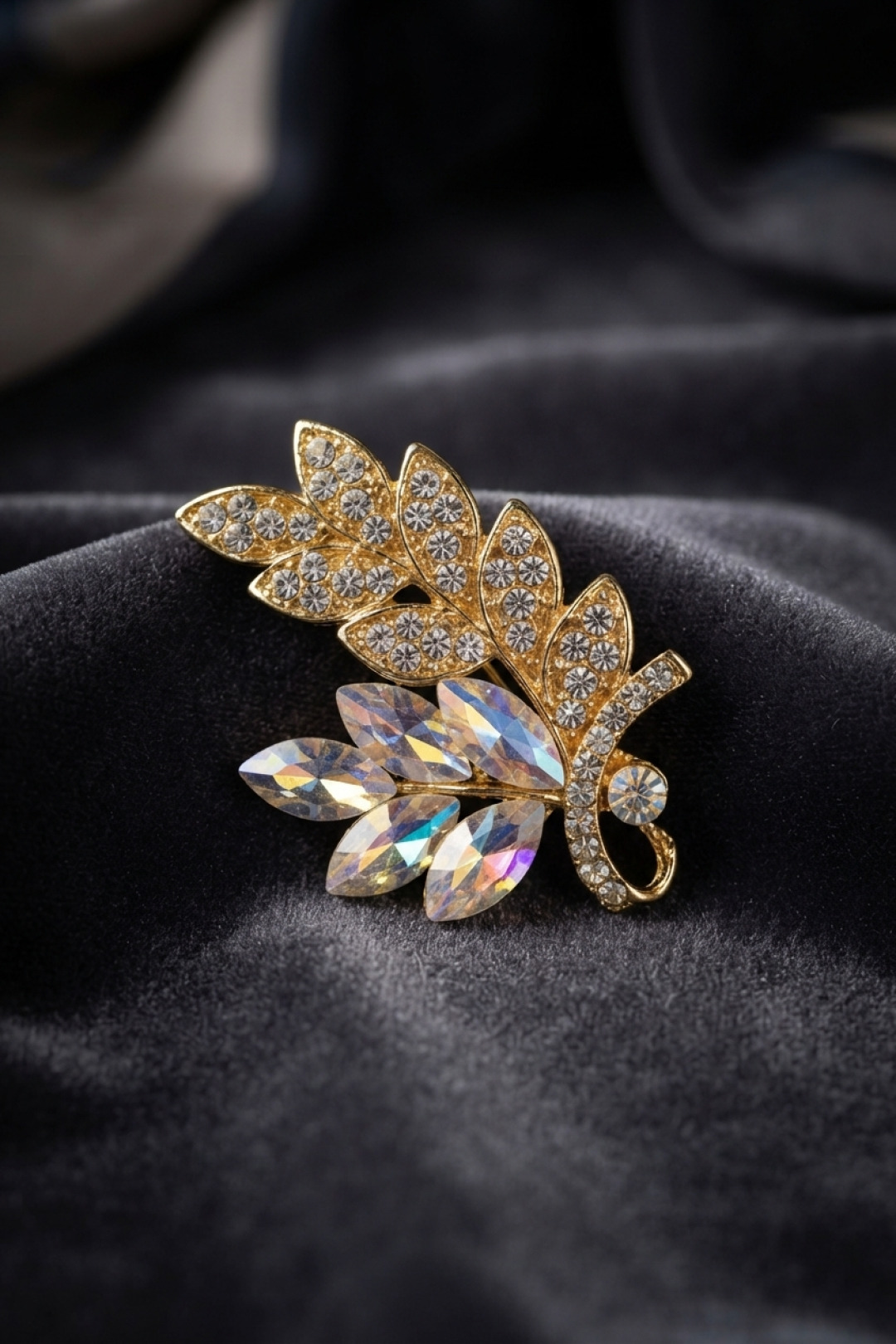 Gold Renk Zirkon Taşlı Başak Model Broş 5886
