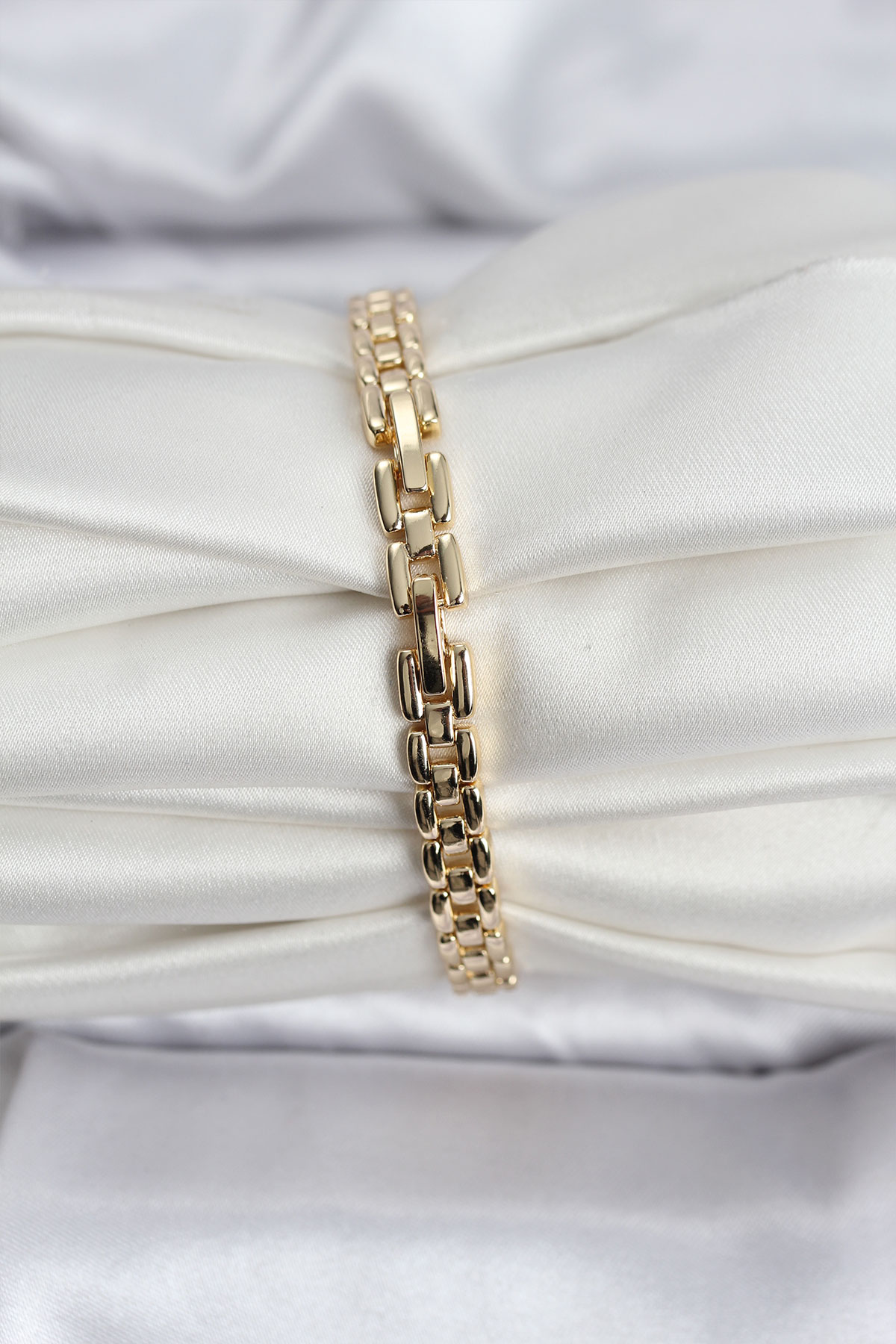 14K Gold Renk Kaplama Zirkon Kare Taşlı CM Kadın Bileklik 5886