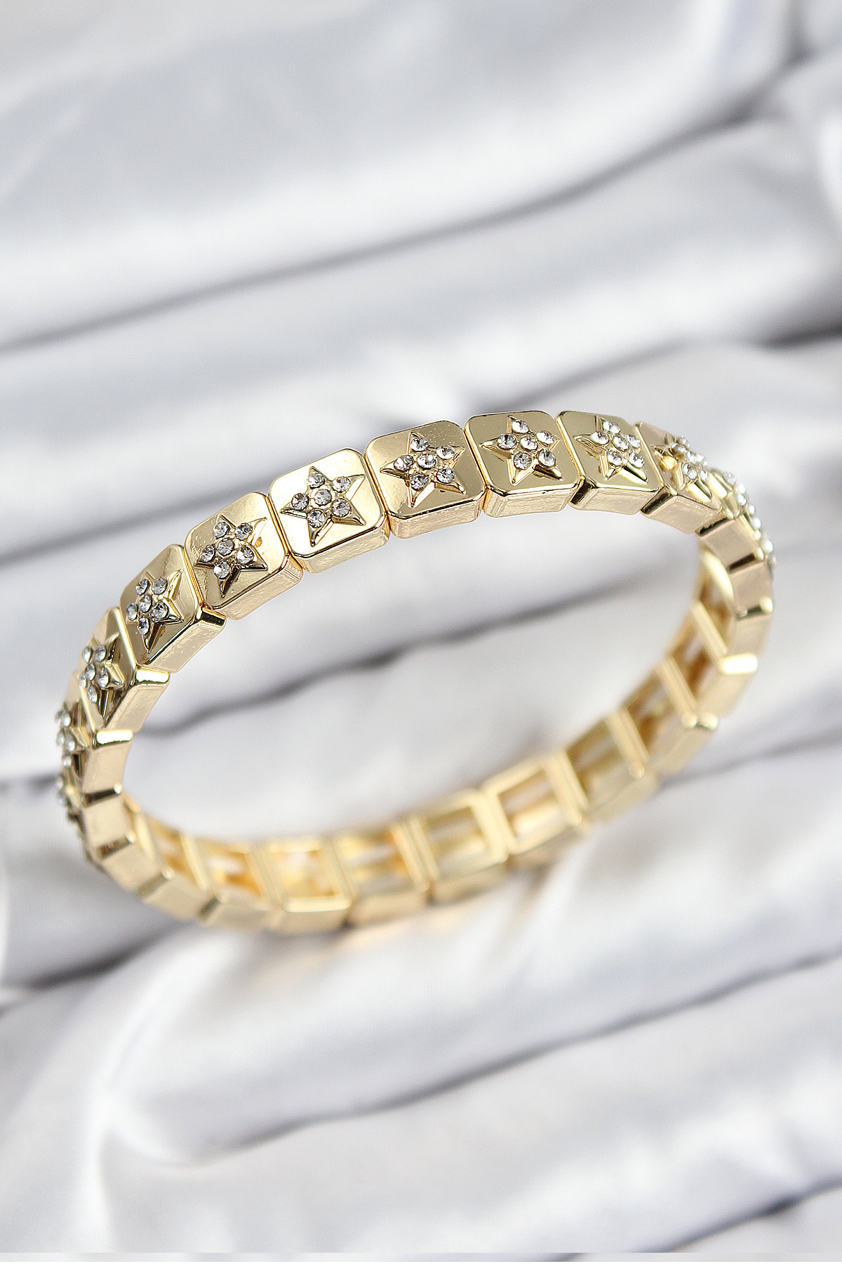 Pirinç Zirkon Taşlı Yıldız Model Gold Renk Lastikli Kadın Bileklik 5886