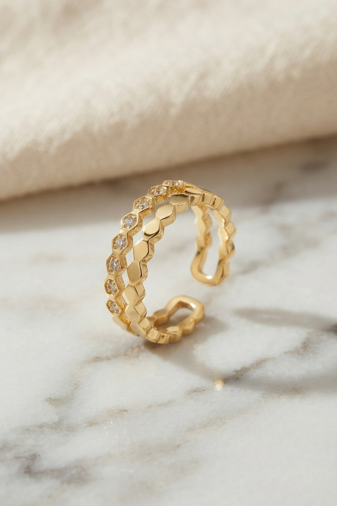 Gold Renk Sıralı Petek ve Zirkon Taşlı Model Kadın Yüzük 5886