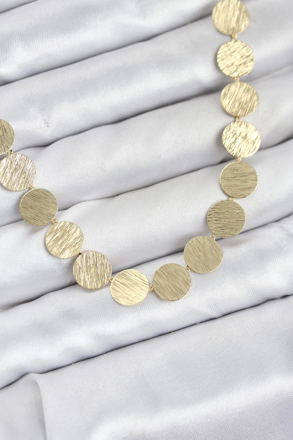Yuvarlak Plaka Model Gold Renk Kadın Kolye 5886