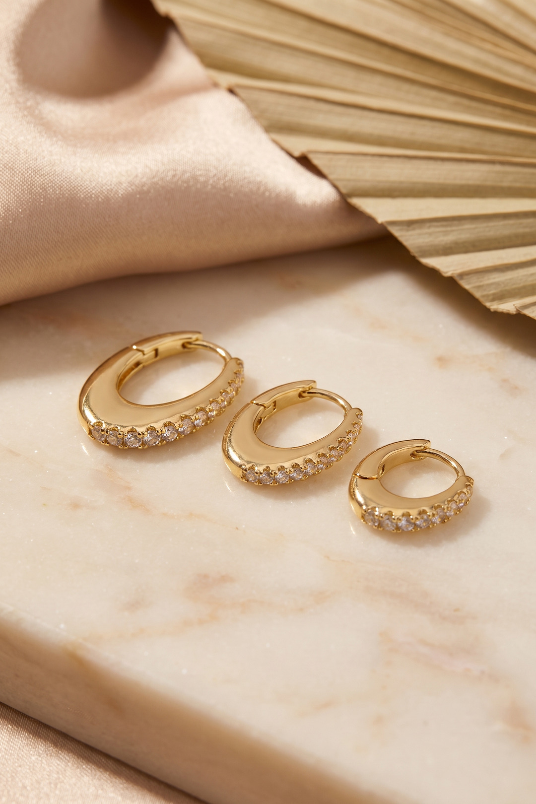 Gold Renk Oval Halka Model Zirkon Taşlı 3 lü Küpe Set 5886