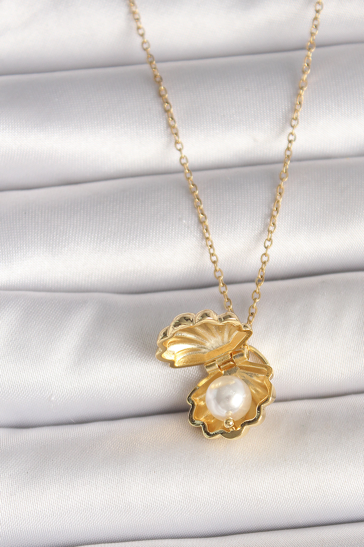 316L Çelik Gold Renk Zincir Açılır İncili Midye Model Kadın Kolye 5886