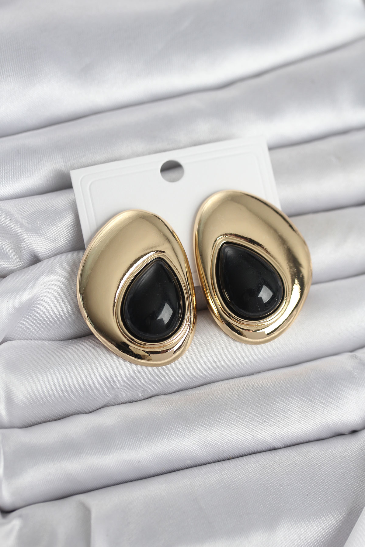 Pirinç Gold Renk Siyah Taşlı Damla Model Vintage Kadın Küpe 5886