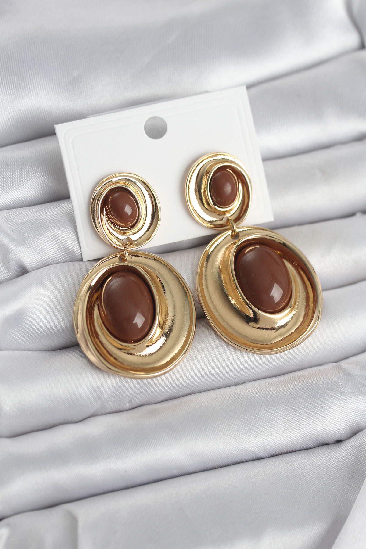 Kahverengi Sallantılı Damla Model Gold Renk Vintage Kadın Küpe 5886