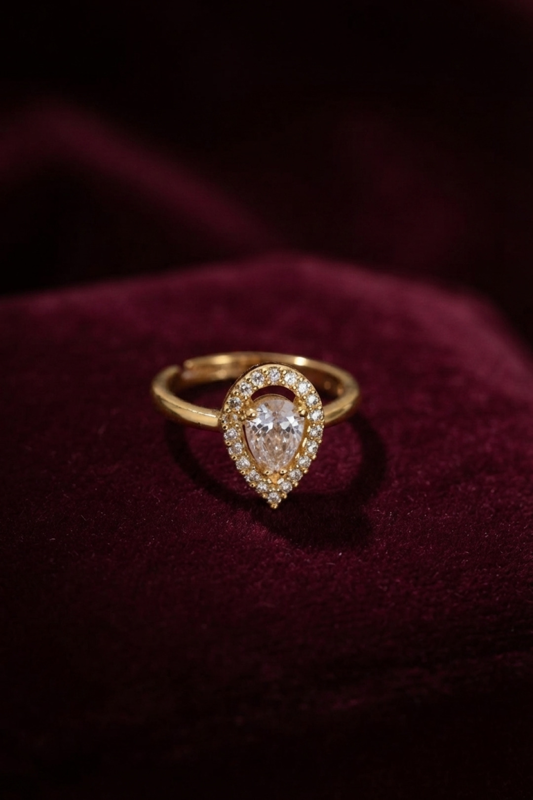 Ayarlamalı Gold Renk Metal Zirkon Taşlı Damla Model Yüzük 5886