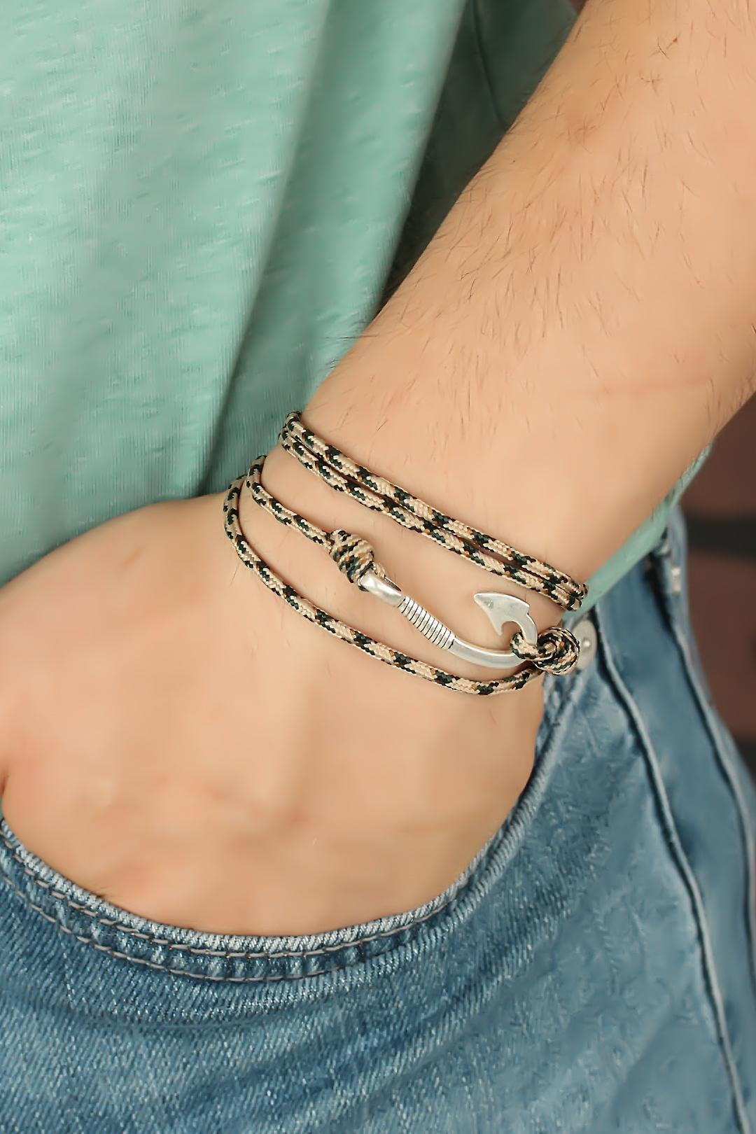 Krem Renk Çizgi Desenli Metal Kancalı Erkek Bileklik 5886