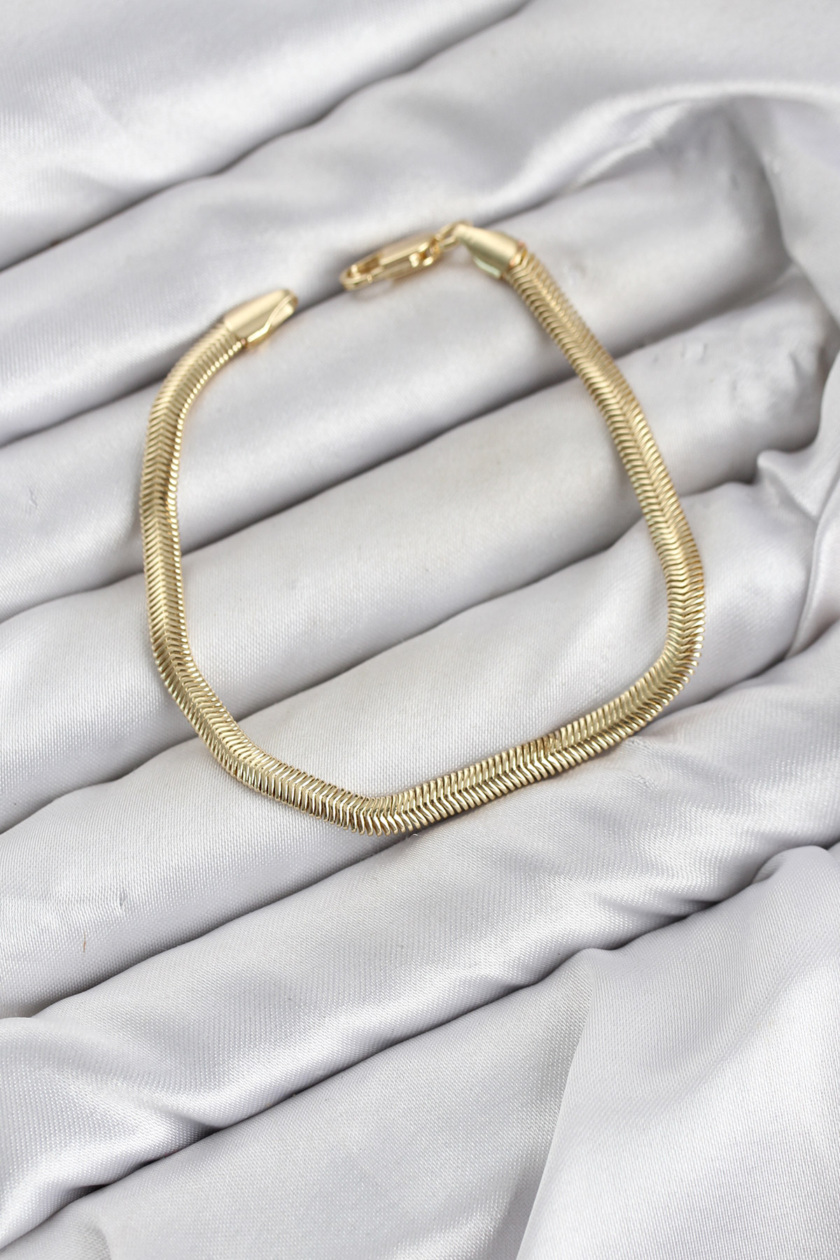 CM Yassı Yılan Zincir Model Gold Renk Pirinç Kadın Bileklik 5886