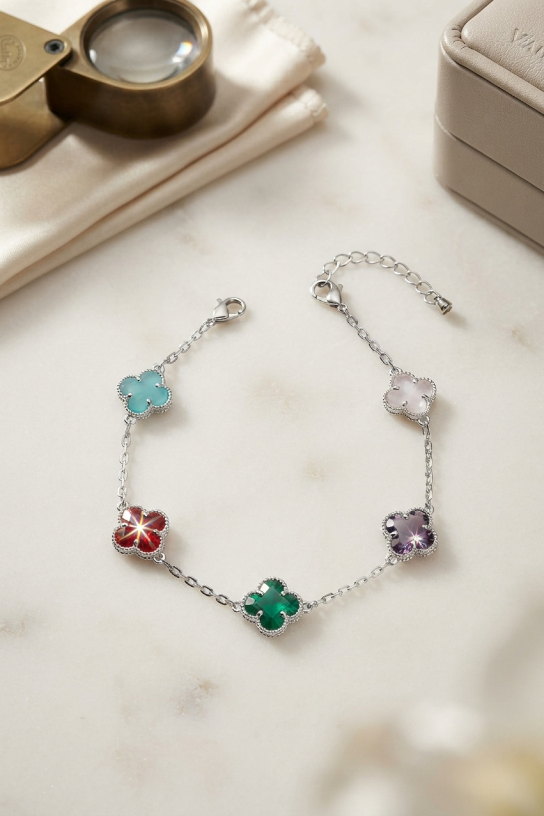 Renkli Kristal Taşlı Gümüş Renk Yonca Model Kadın Bileklik 5886