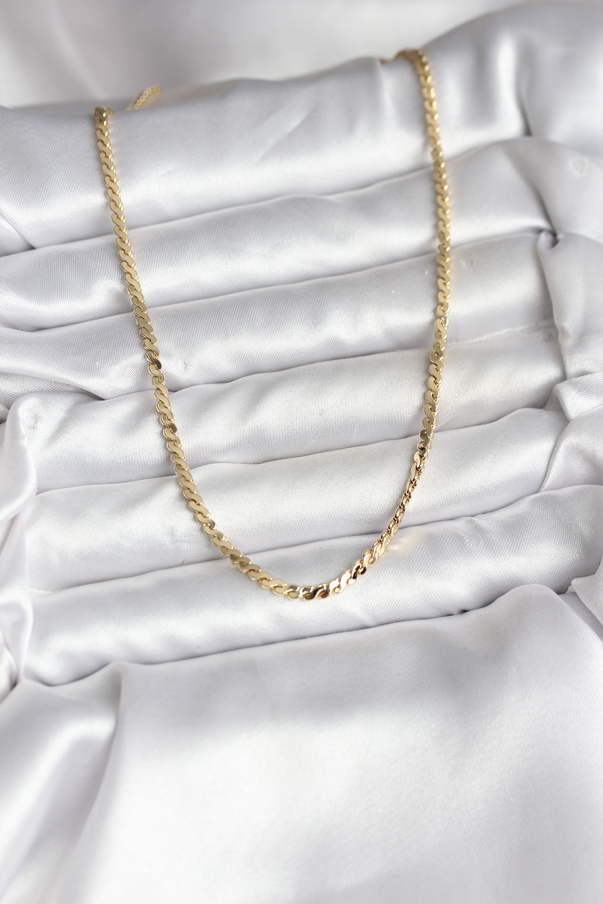 14K Gold Renk Kaplama Ezme Yılan Zincir Model CM Kadın Kolye 5886