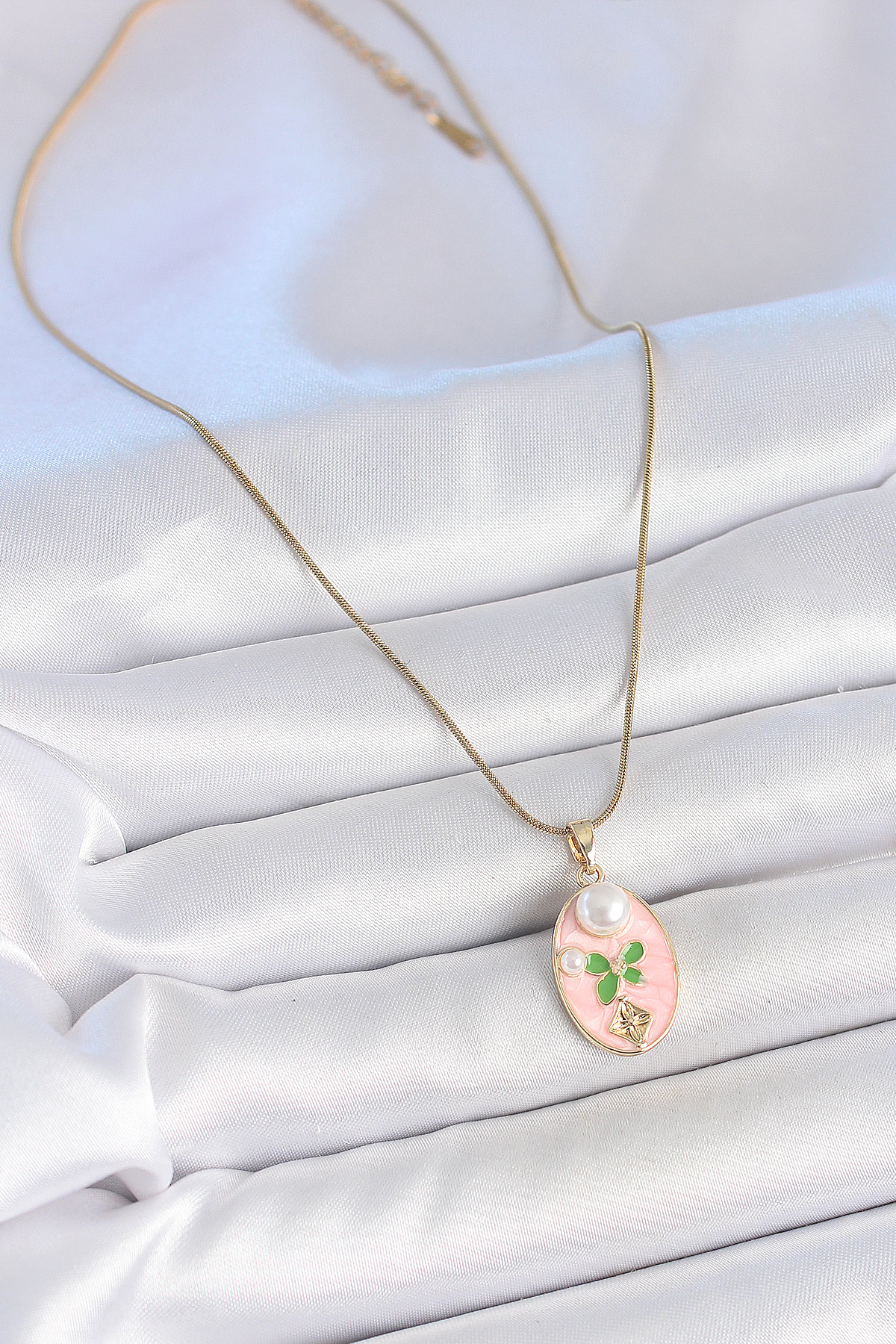 316L Çelik Gold Renk Zincir Pembe Mineli Oval İncili Çiçek İşlemeli Portre Model Kadın Kolye 5886