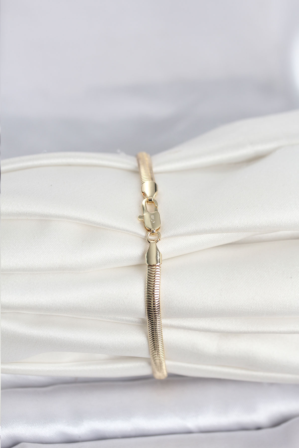 CM 14K Gold Renk Yassı Yılan Zincir Model Kadın Bileklik 5886
