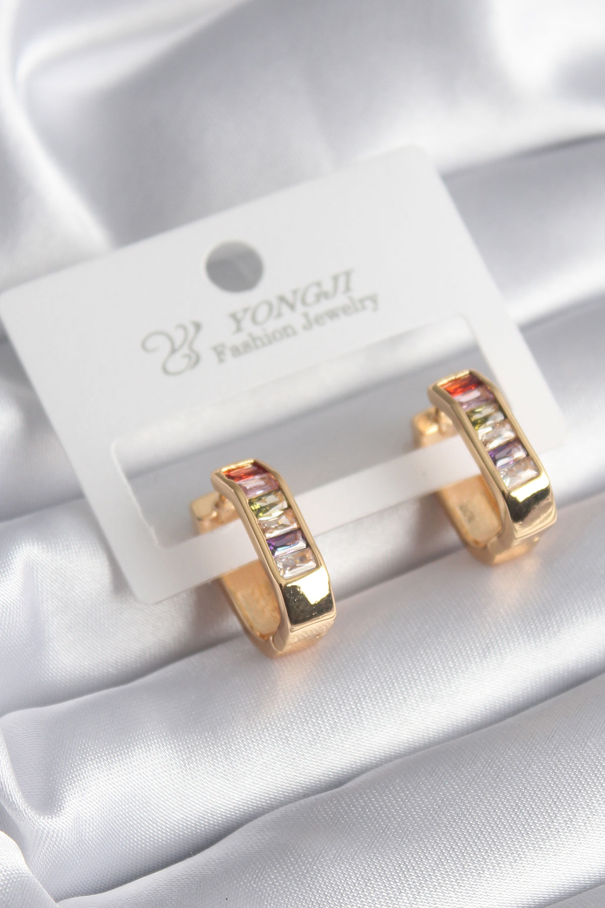 Pirinç Gold Renk Renkli Zirkon Taşlı Kadın Küpe 5886