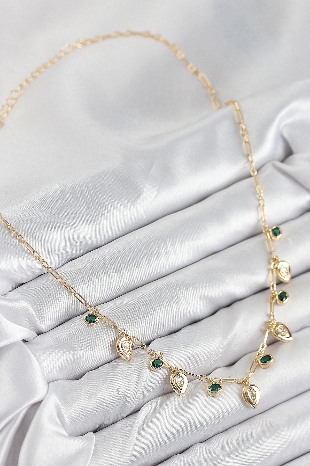 Pirinç Zirkon Taşlı Sallantılı Damla Model Gold Renk Kadın Kolye 5886