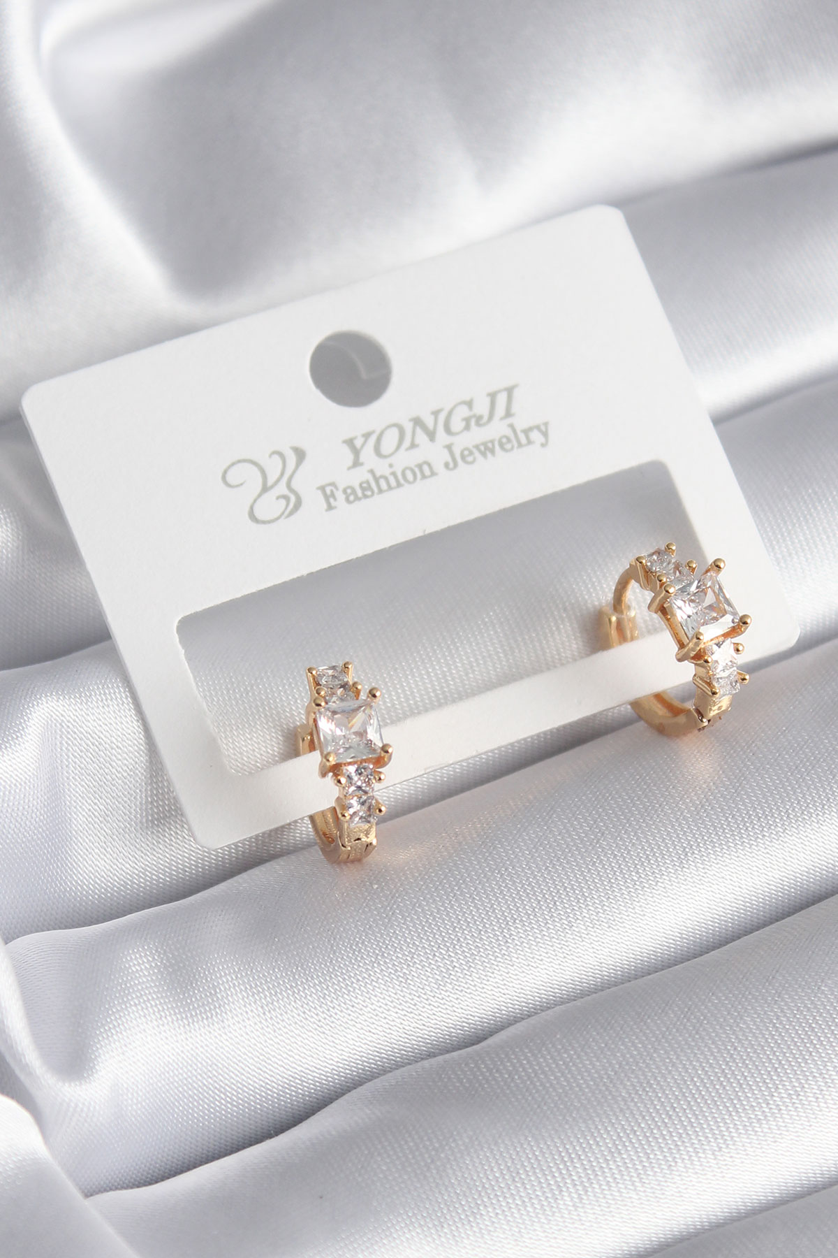 Pirinç Gold Renk Zirkon Taşlı Kadın Küpe 5886