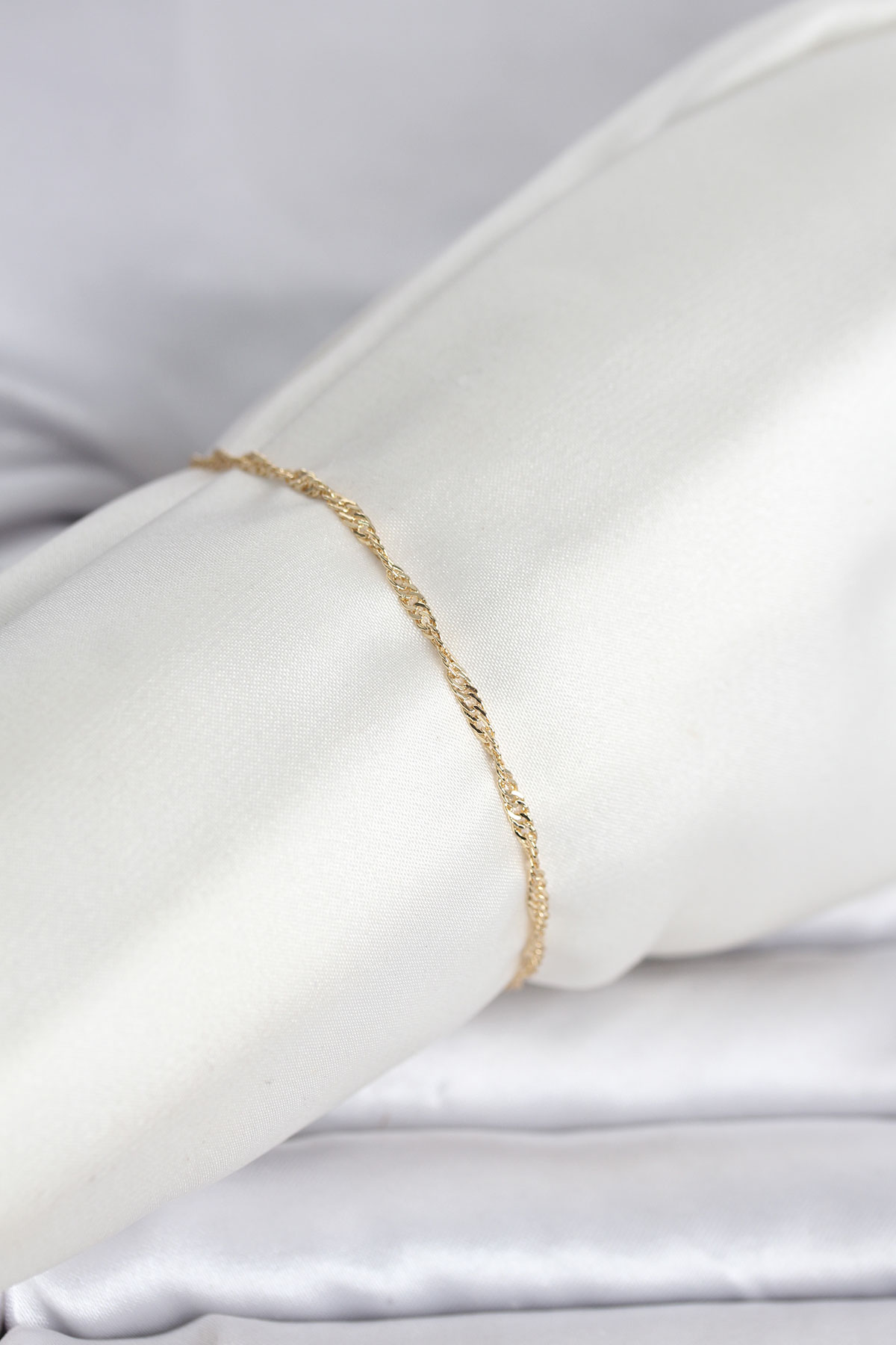 CM 14K Gold Renk Ezme Burgu Zincir Model Kadın Bileklik 5886