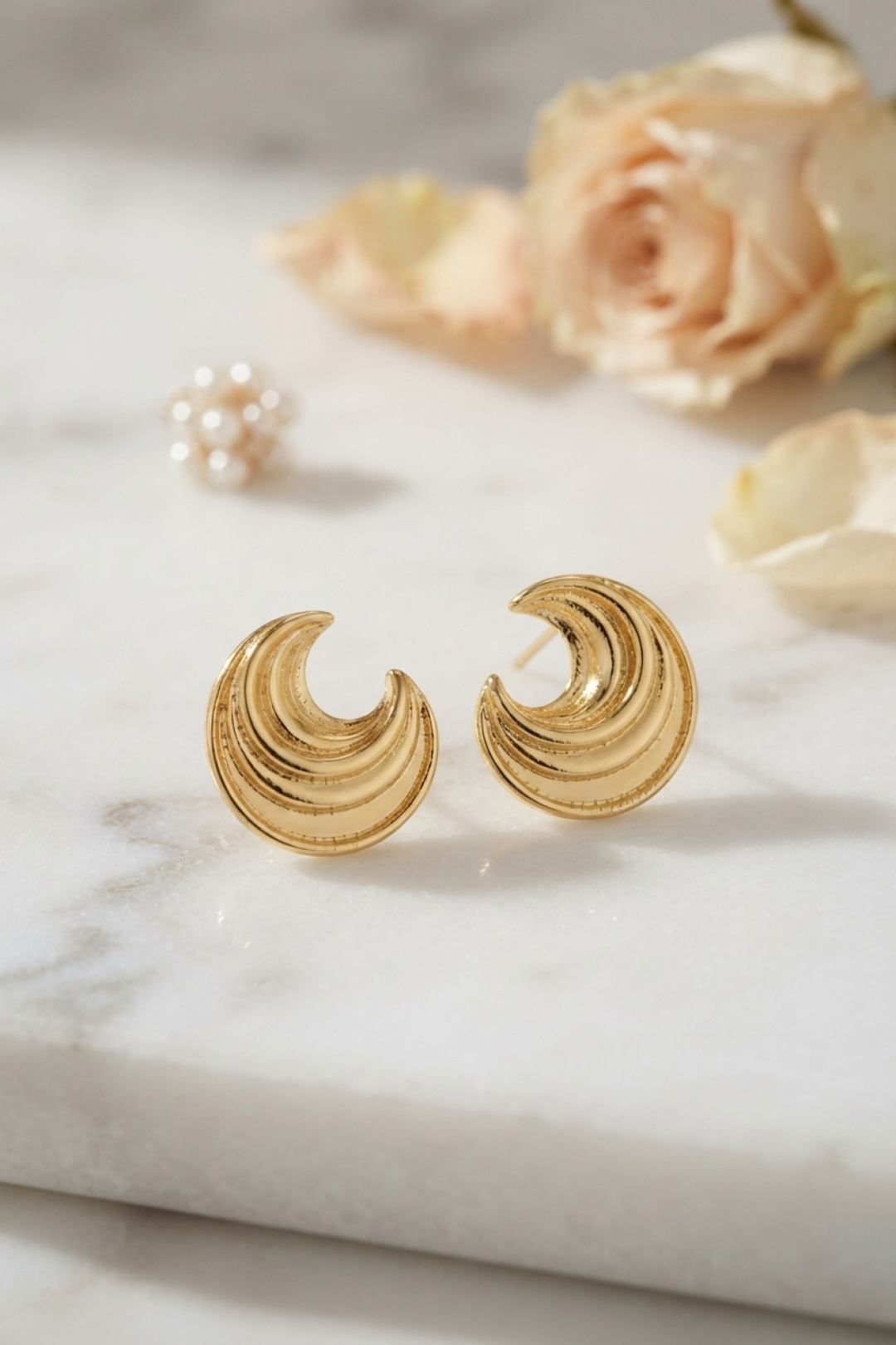 316L Çelik Gold Renk Ay Model Kadın Küpe 5886