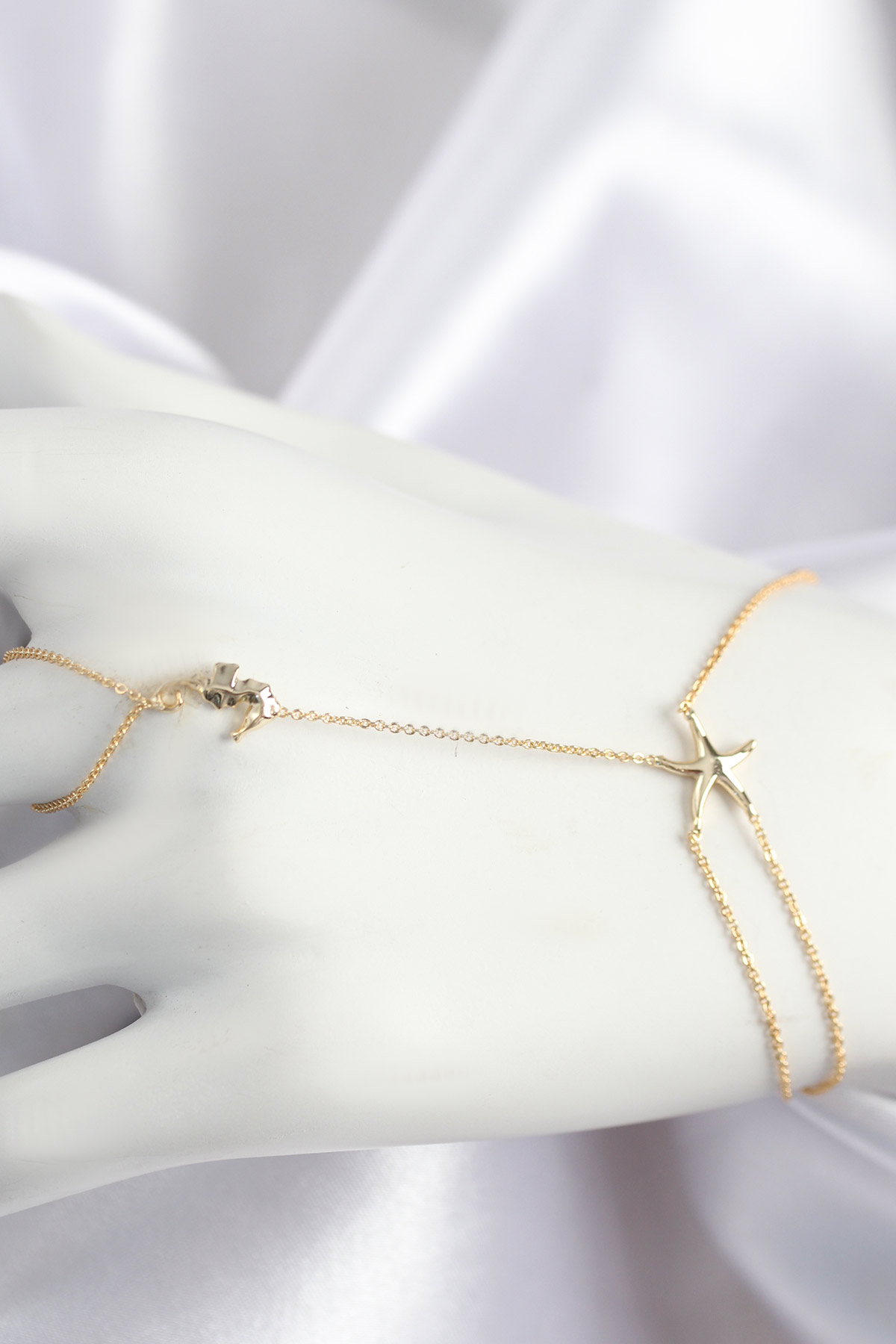 Pirinç Zirkon Taşlı Deniz Atı Ve Yıldız Model Gold Renk Şahmeran 5886