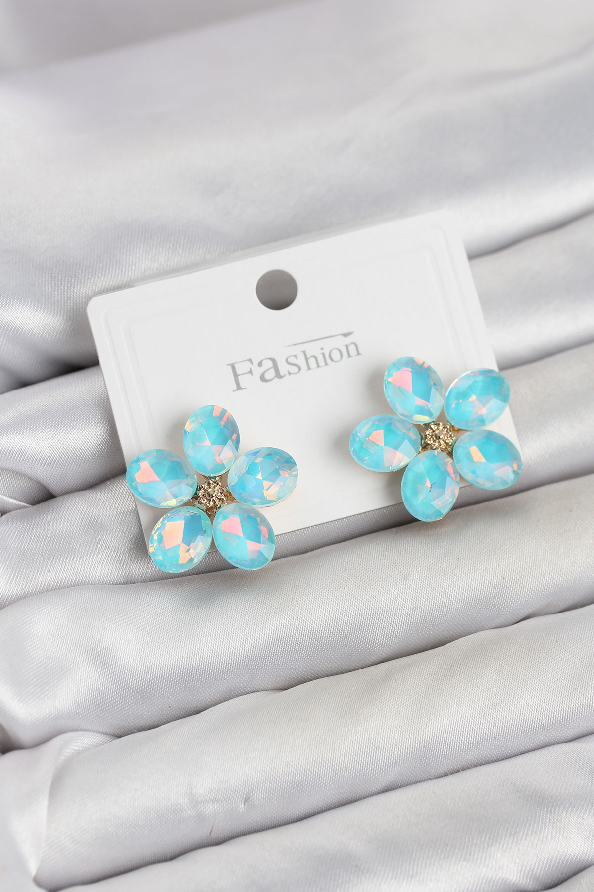 Buz Mavisi Renk Kristal Taşlı Çiçek Model Kadın Küpe 5886