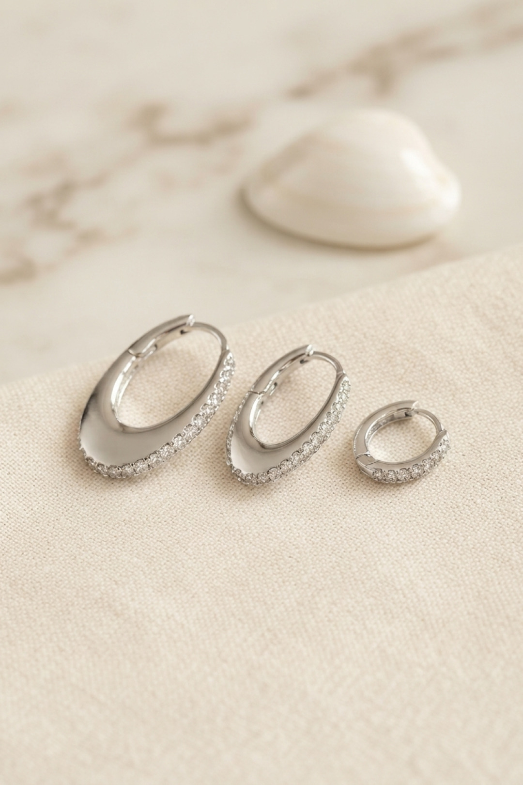 Gümüş Renk Oval Halka Model Zirkon Taşlı 3 lü Küpe Set 5886