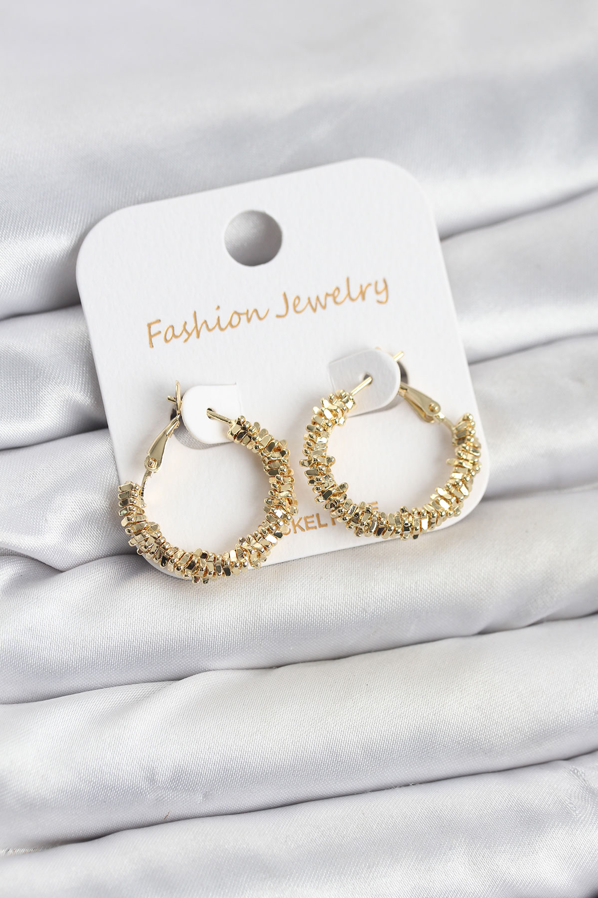 Pirinç Gold Renk Küçük Tırtıklı Halka Model Kadın Küpe 5886