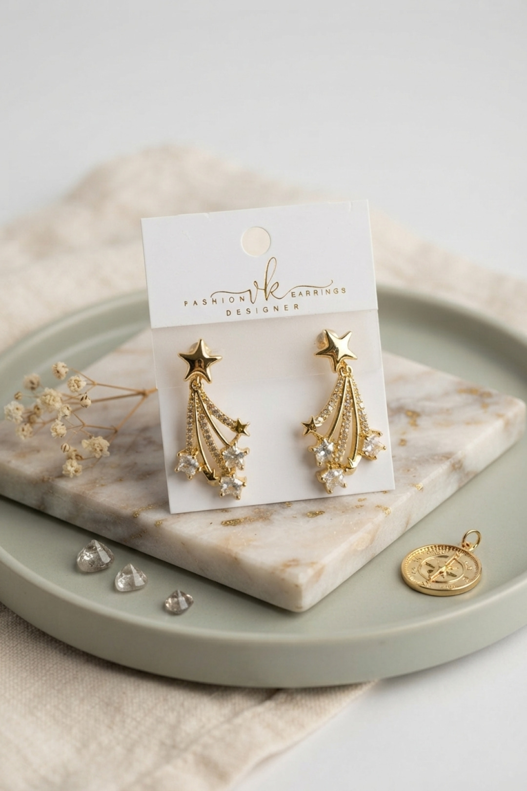 Gold Renk Zirkon Taşlı Halley Model Pirinç Kadın Küpe 5886