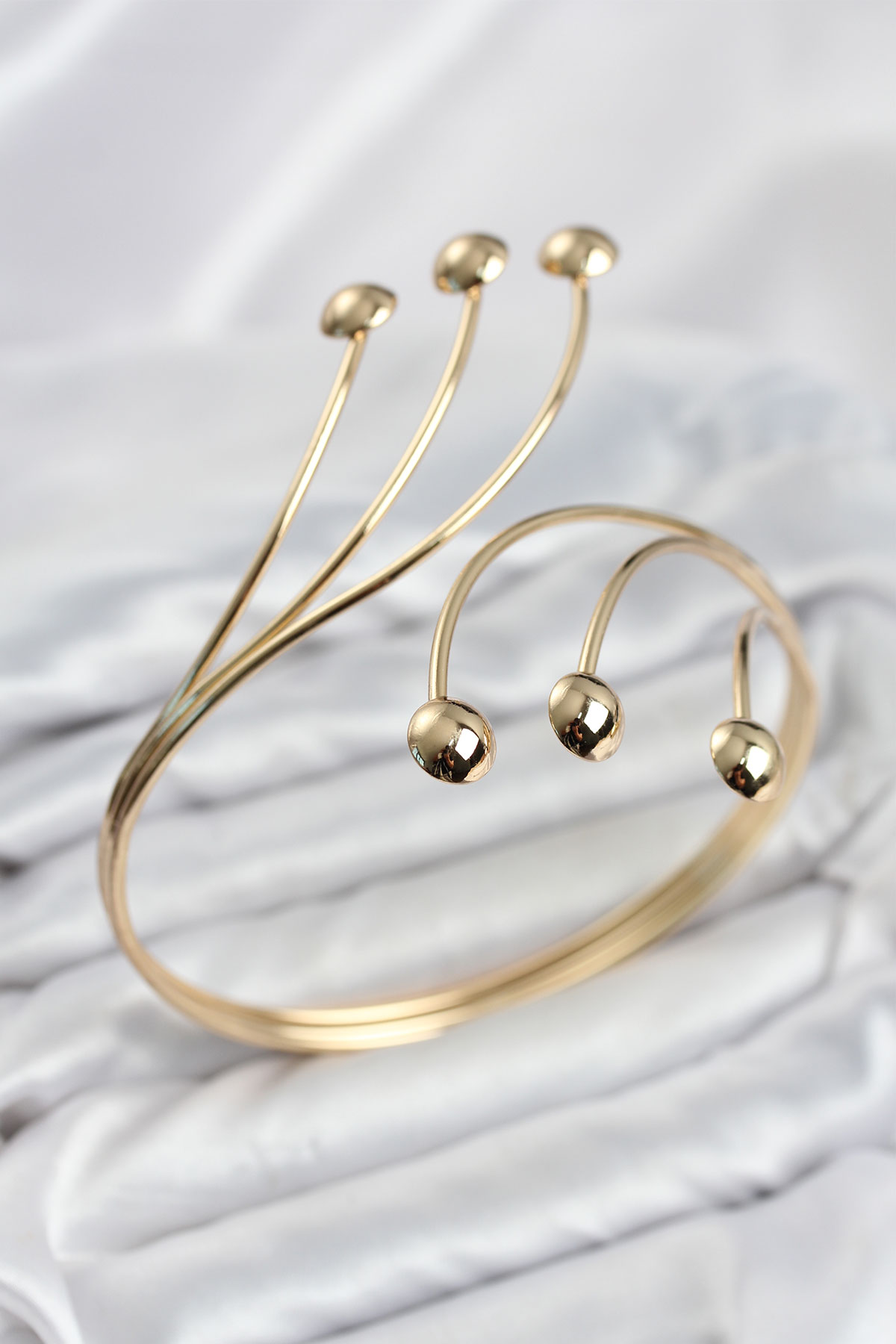 Pazu Bileklik Gold Renk Pirinç Puntalı 5886