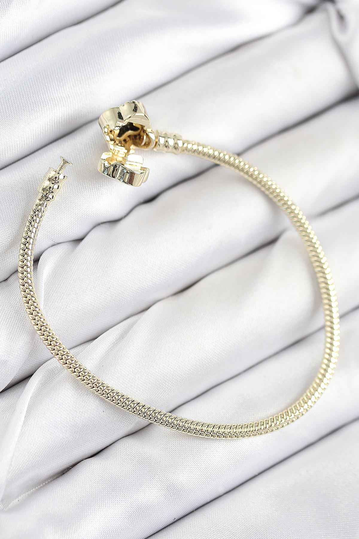 Pirinç Charm Zirkon Taşlı Yonca Model Gold Renk Kadın Bileklik 5886