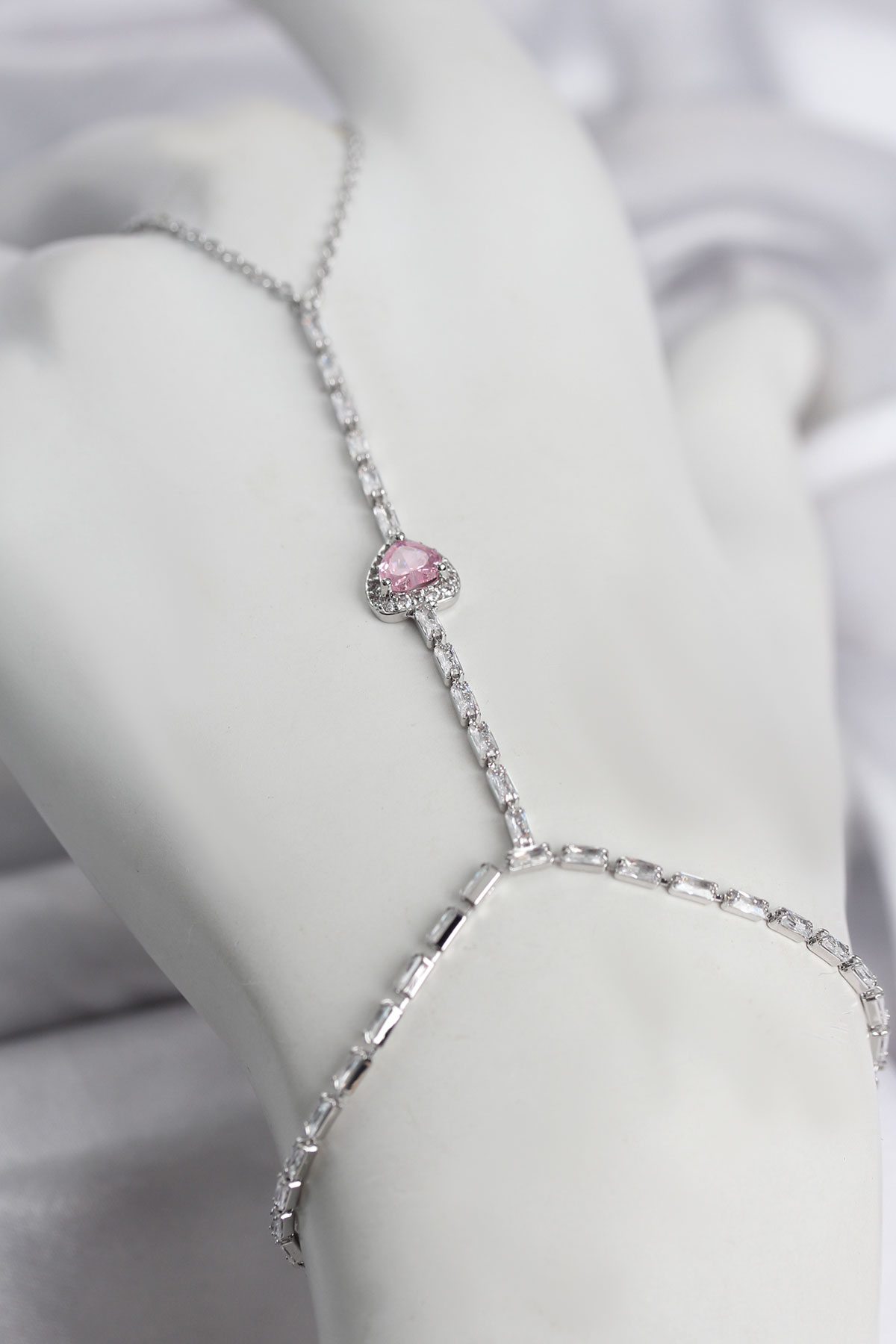 Gümüş Renk Pirinç Zirkon Taşlı Pembe Kalp Model Şahmeran 5886