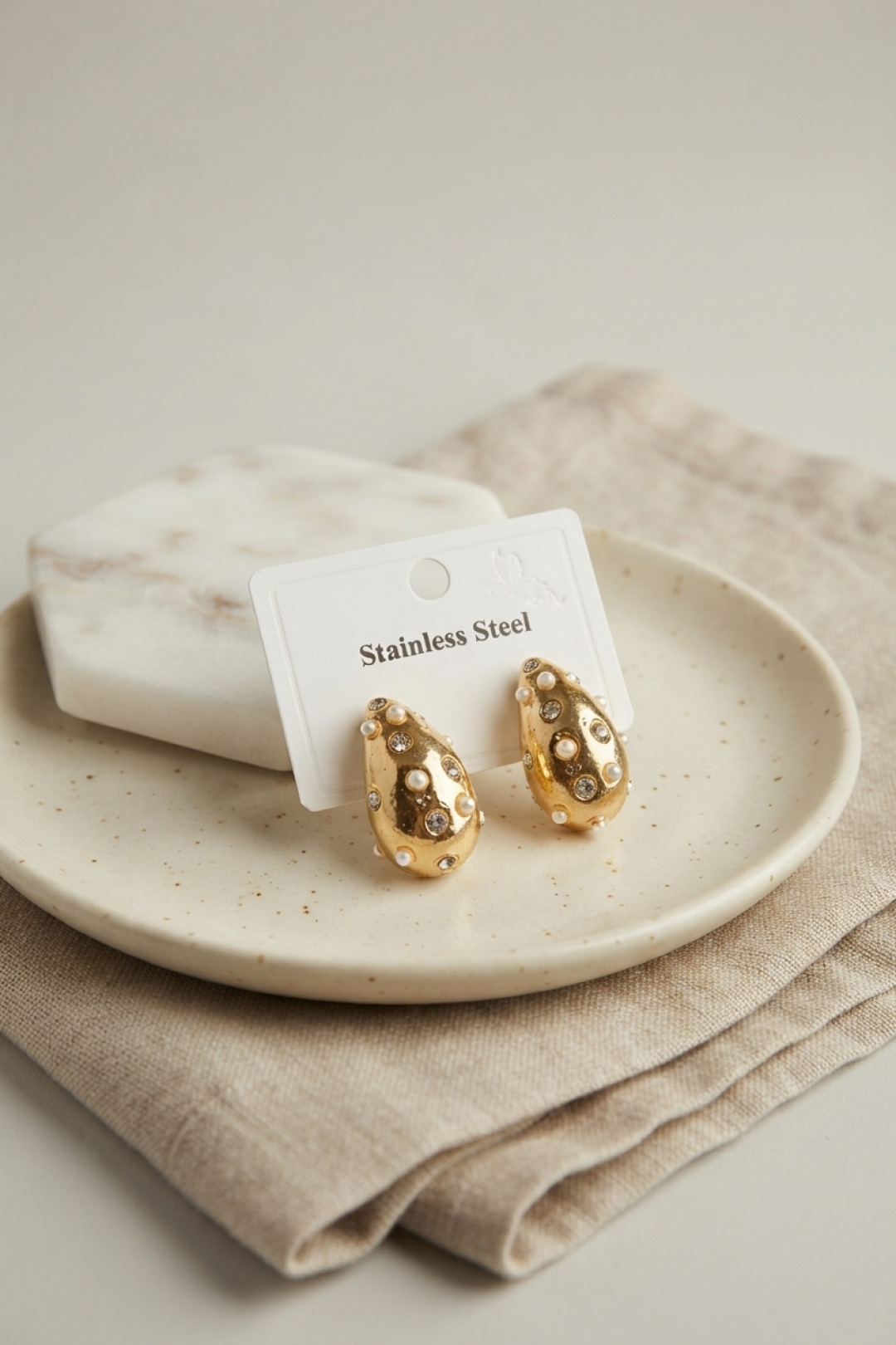 316L Çelik Gold Renk Taşlı Damla Model Küpe 5886