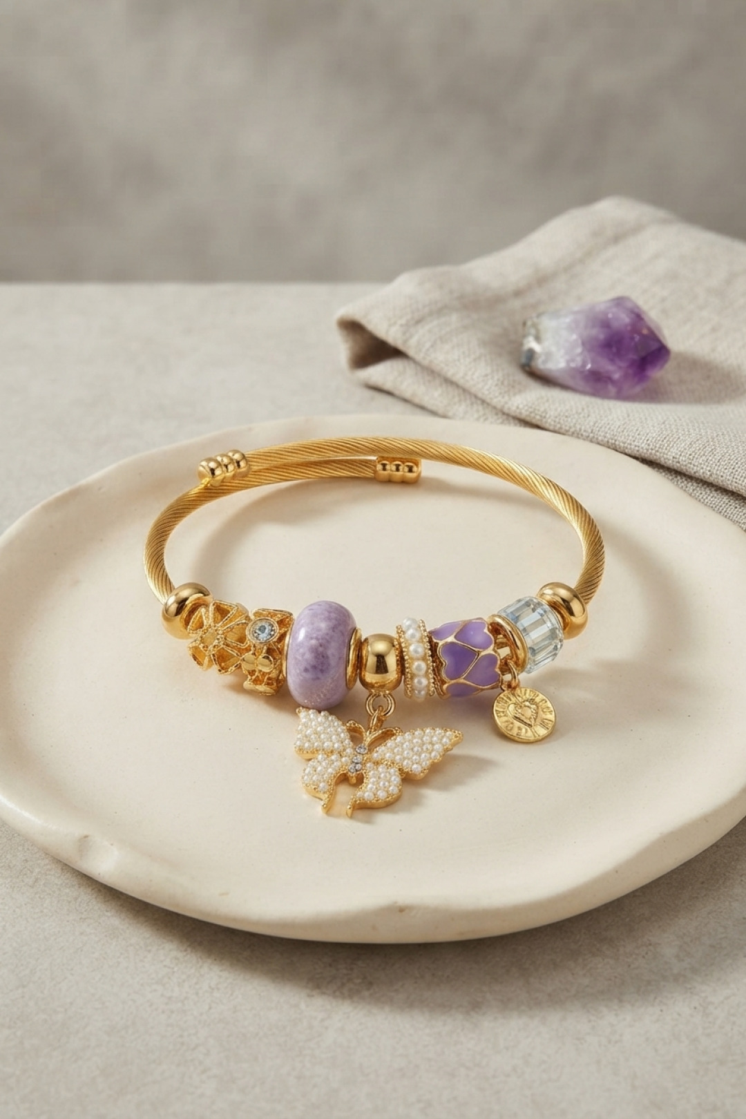 Mor Kelebek Model Gold Renk Charmlı Bileklik 5886