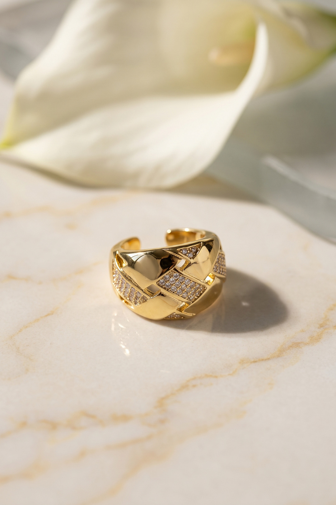 Zirkon Taş Detaylı Geçmeli Örgü Tasarımlı Ayarlanabilir Gold Renk Yüzük 5886