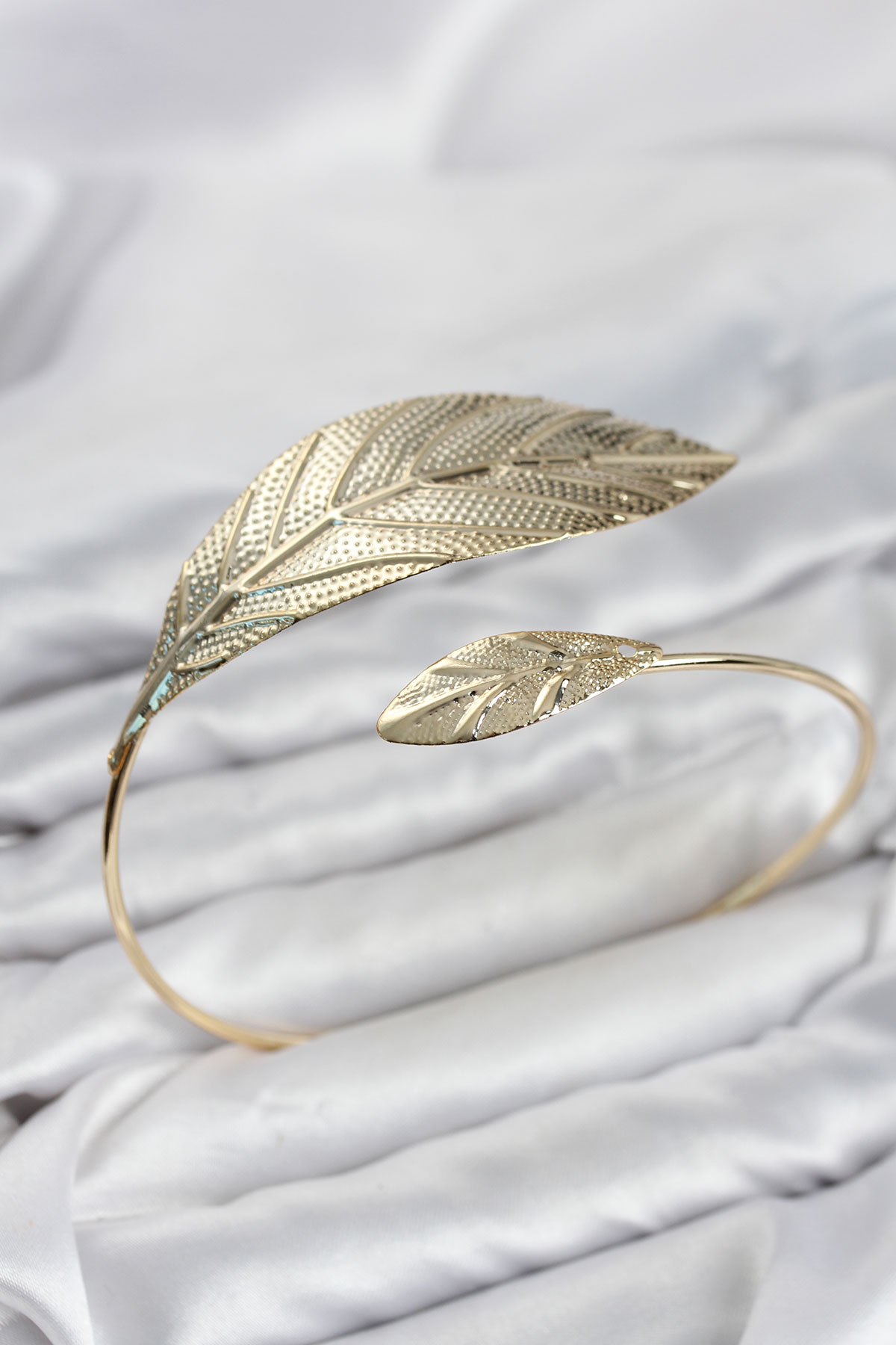 Pazu Bileklik Gold Renk Pirinç Yaprak Model 5886