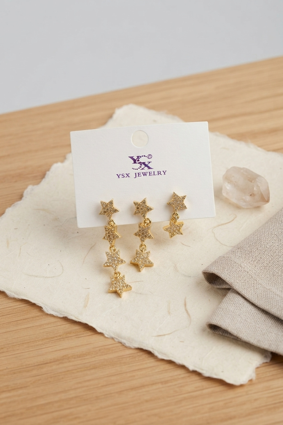 Pirinç Gold Renk Zirkon Taşlı Sallantılı Yıldız Model Kadın Küpe Seti 5886