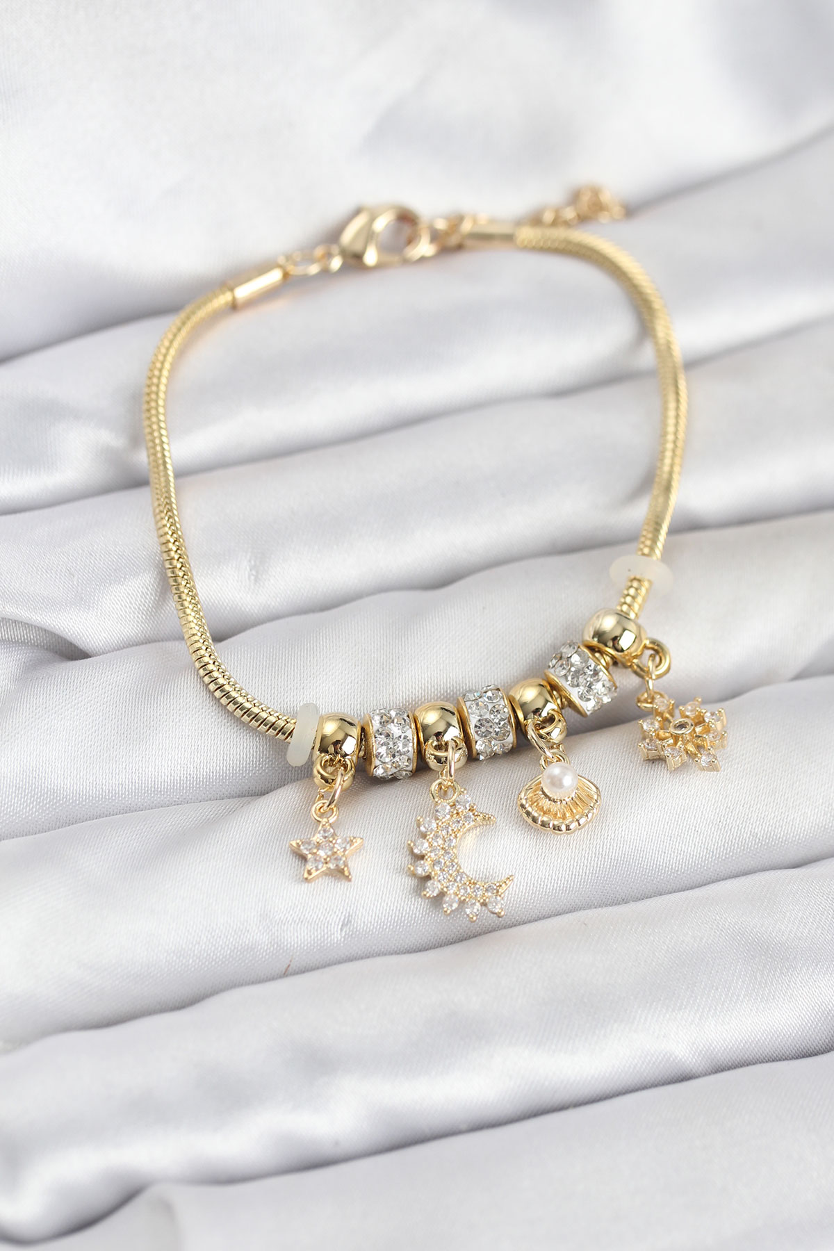 Pirinç Gold Renk Ay Charm Model Charmlı Kadın Bileklik 5886