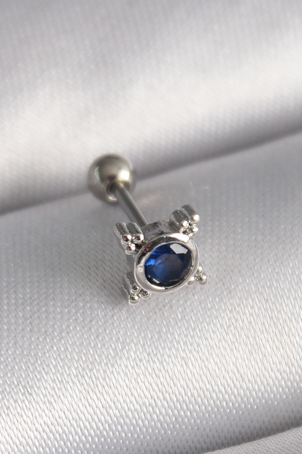 316L Çelik Gümüş Renk Mavi Zirkon Taşlı Tragus Piercing 5886