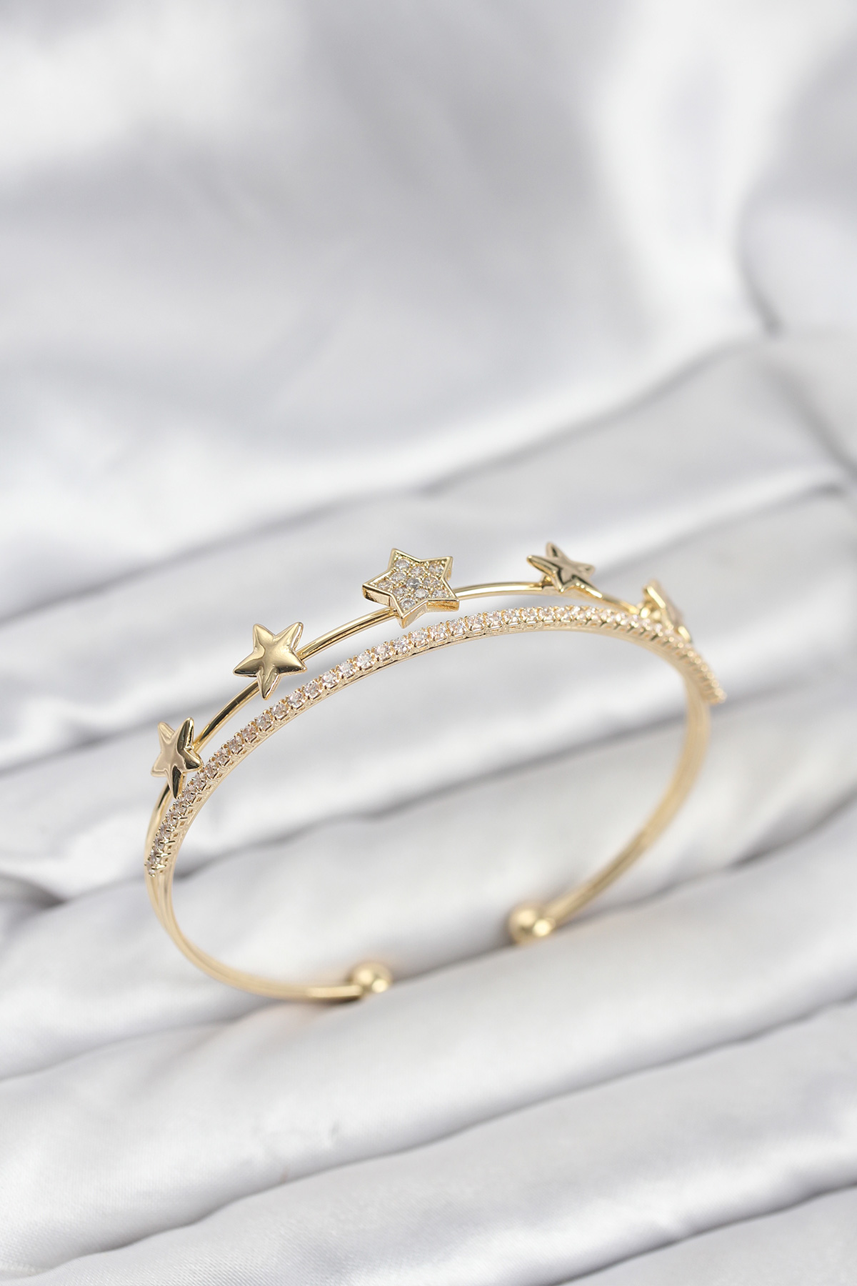 Yıldız Model Gold Renk Pirinç Kadın Bileklik 5886