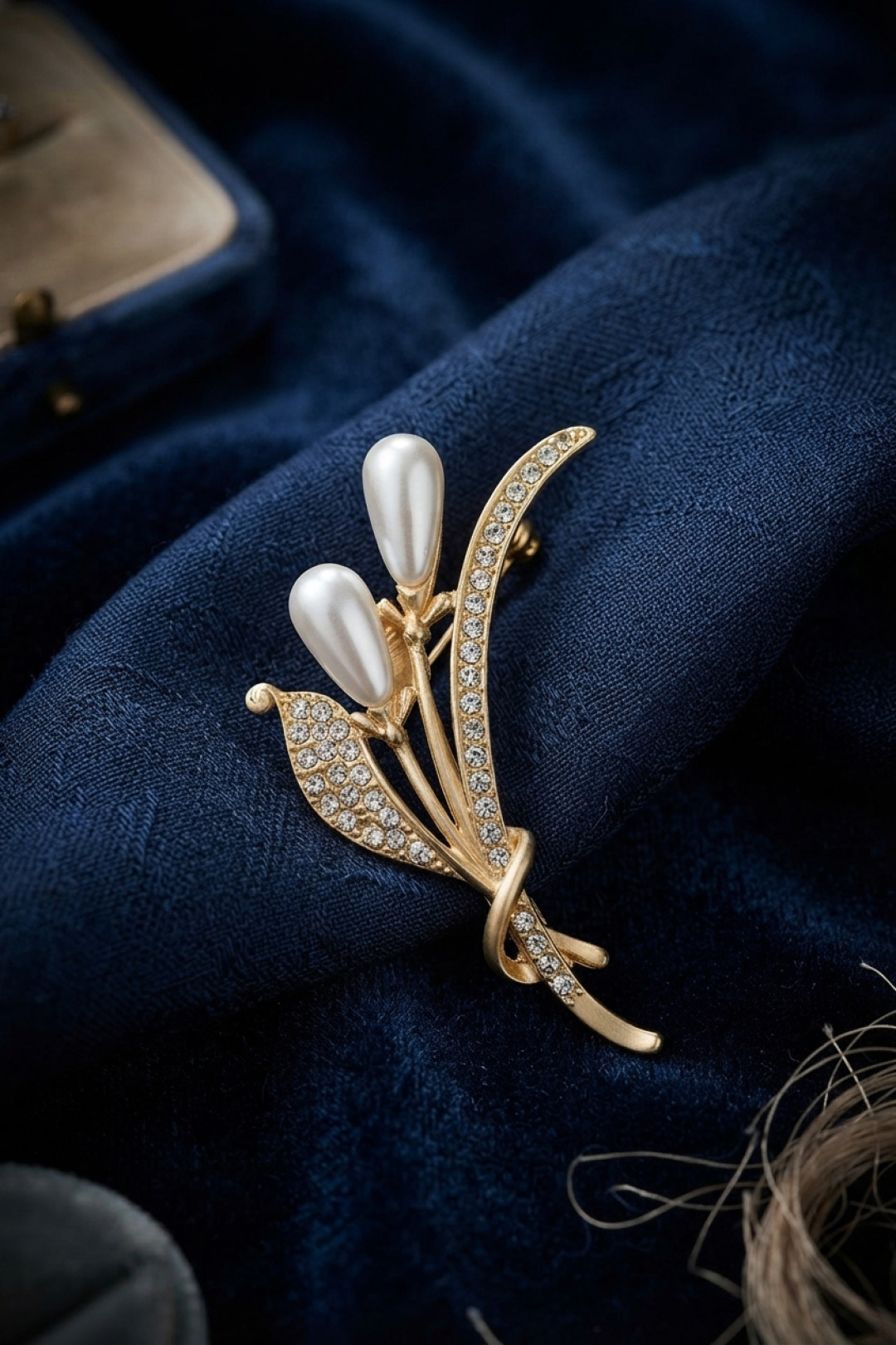 Gold Renk İncili Model Zirkon Taşlı Broş 5886