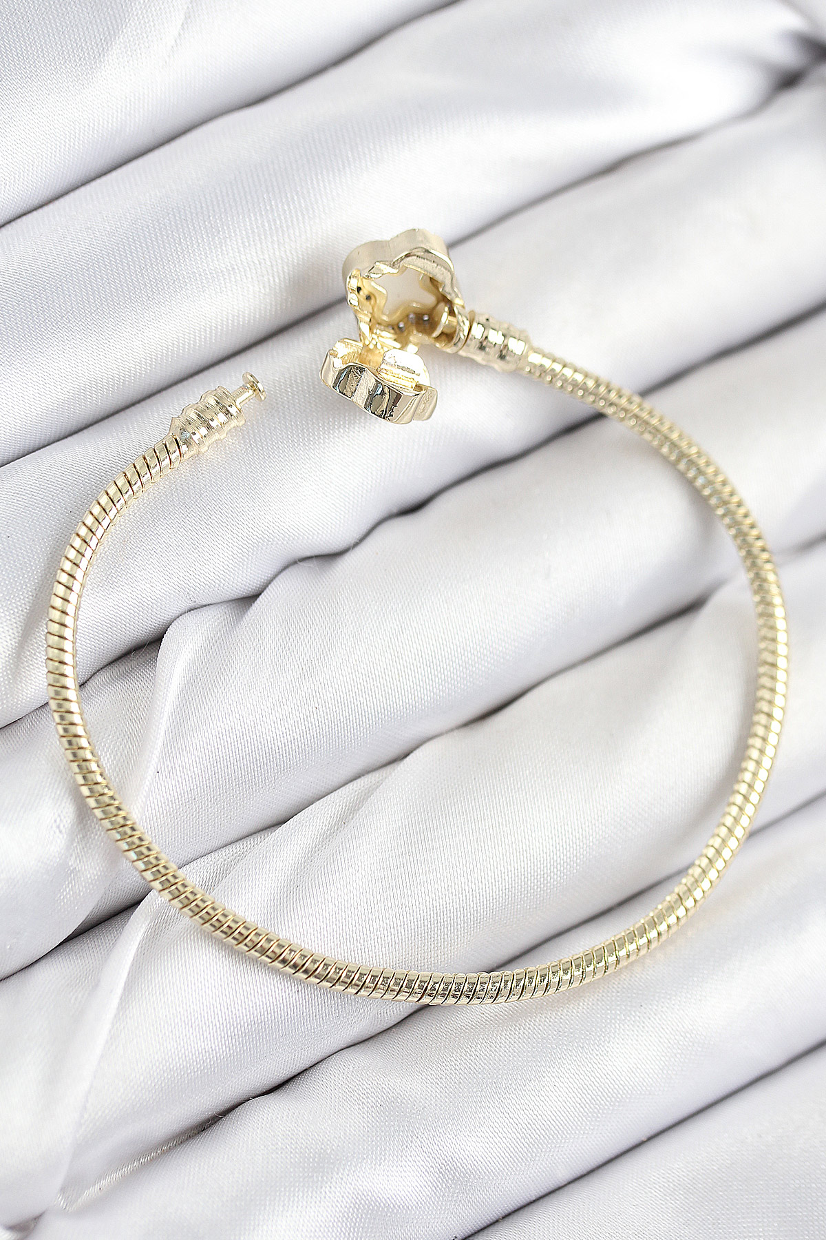 Pirinç Charm Zirkon Taşlı Yonca Model Gold Renk Kadın Bileklik 5886