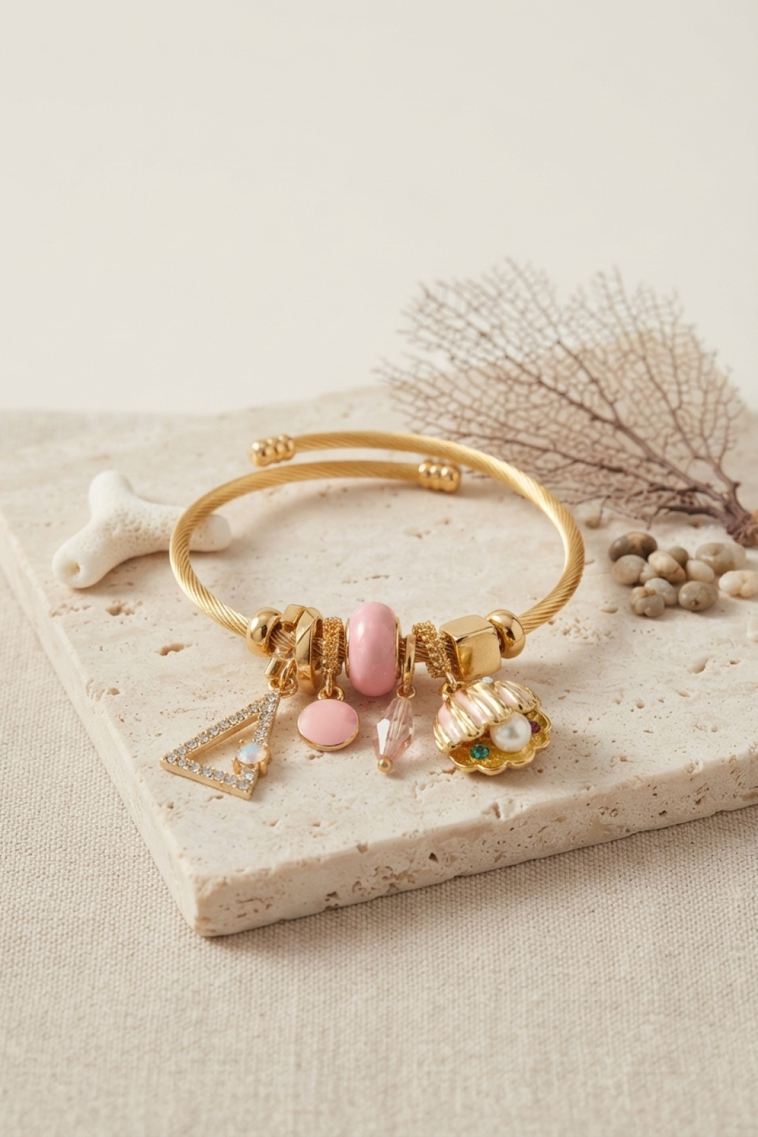 Pembe Deniz Kabuğu Model Gold Renk Charmlı Bileklik 5886
