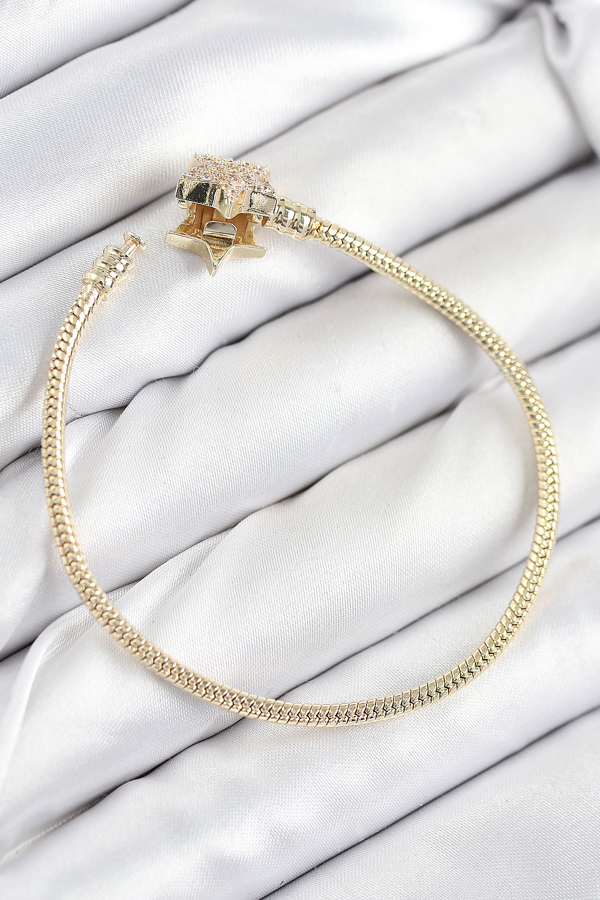 Pirinç Charm Zirkon Taşlı Yıldız Model Gold Renk Kadın Bileklik 5886