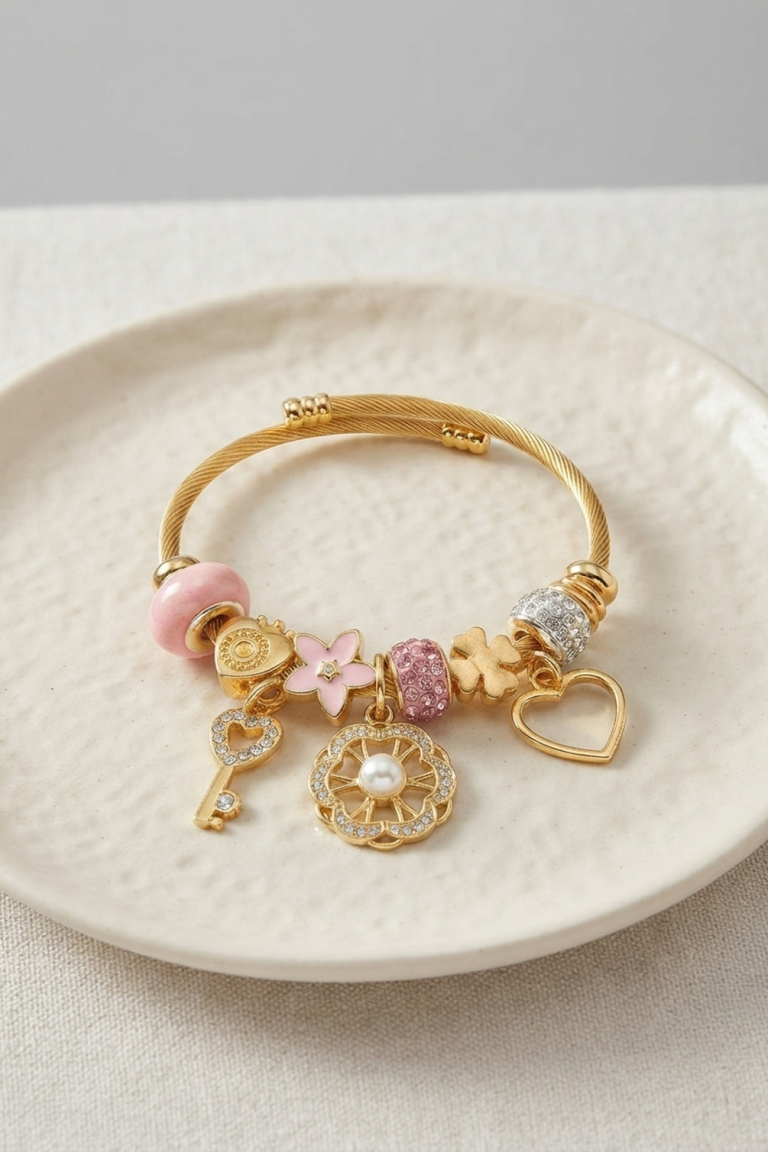 Pembe Charmlı Model Kadın Bileklik 5886